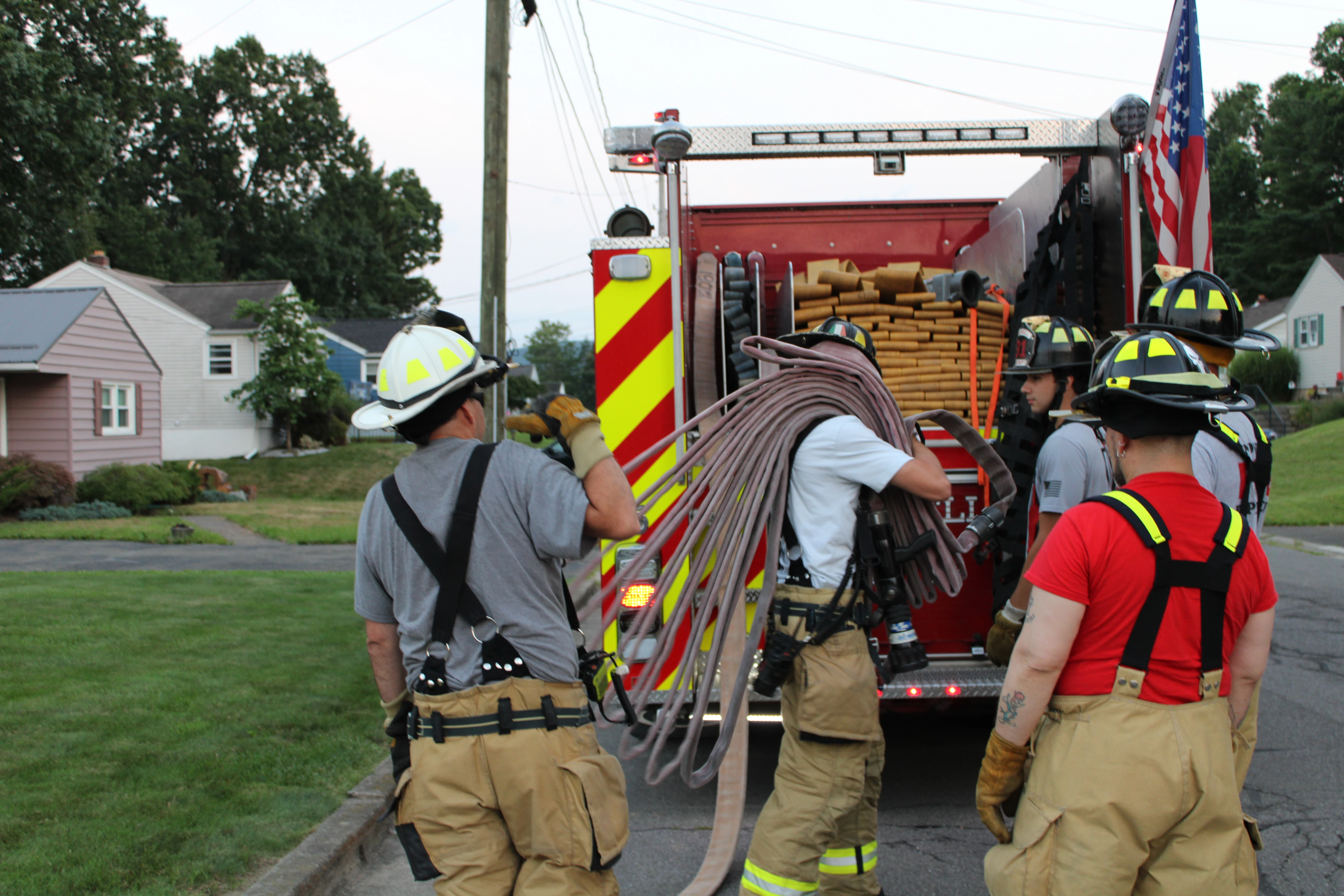 Stretching Initial Attack Lines Training 08-10-26
